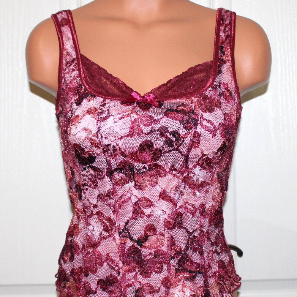 NEW! DAYTRIP Size SMALL Pretty Raspberry Pink Floral Lace Fitted Stretch Tank
